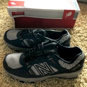 New Balance Trail Running Shoes sz8 NEW